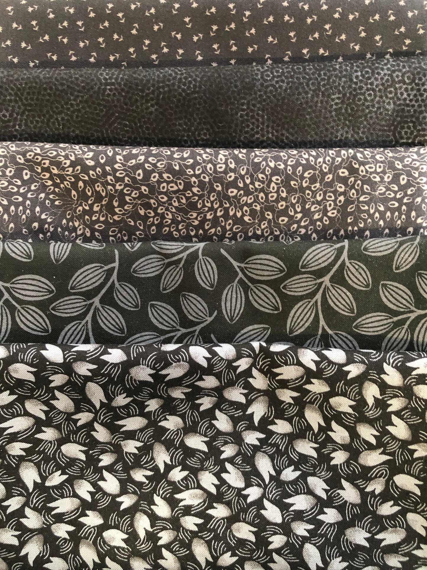 Black on Black 5 Fat Quarter Pack