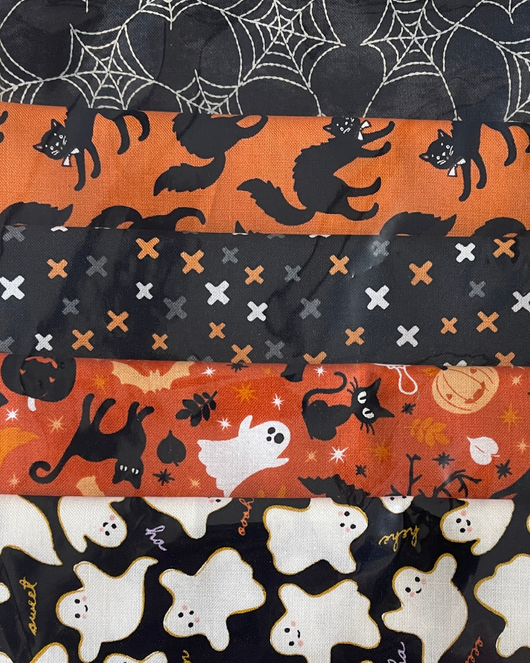 Halloween 5 Fat Quarters Fabric Pack