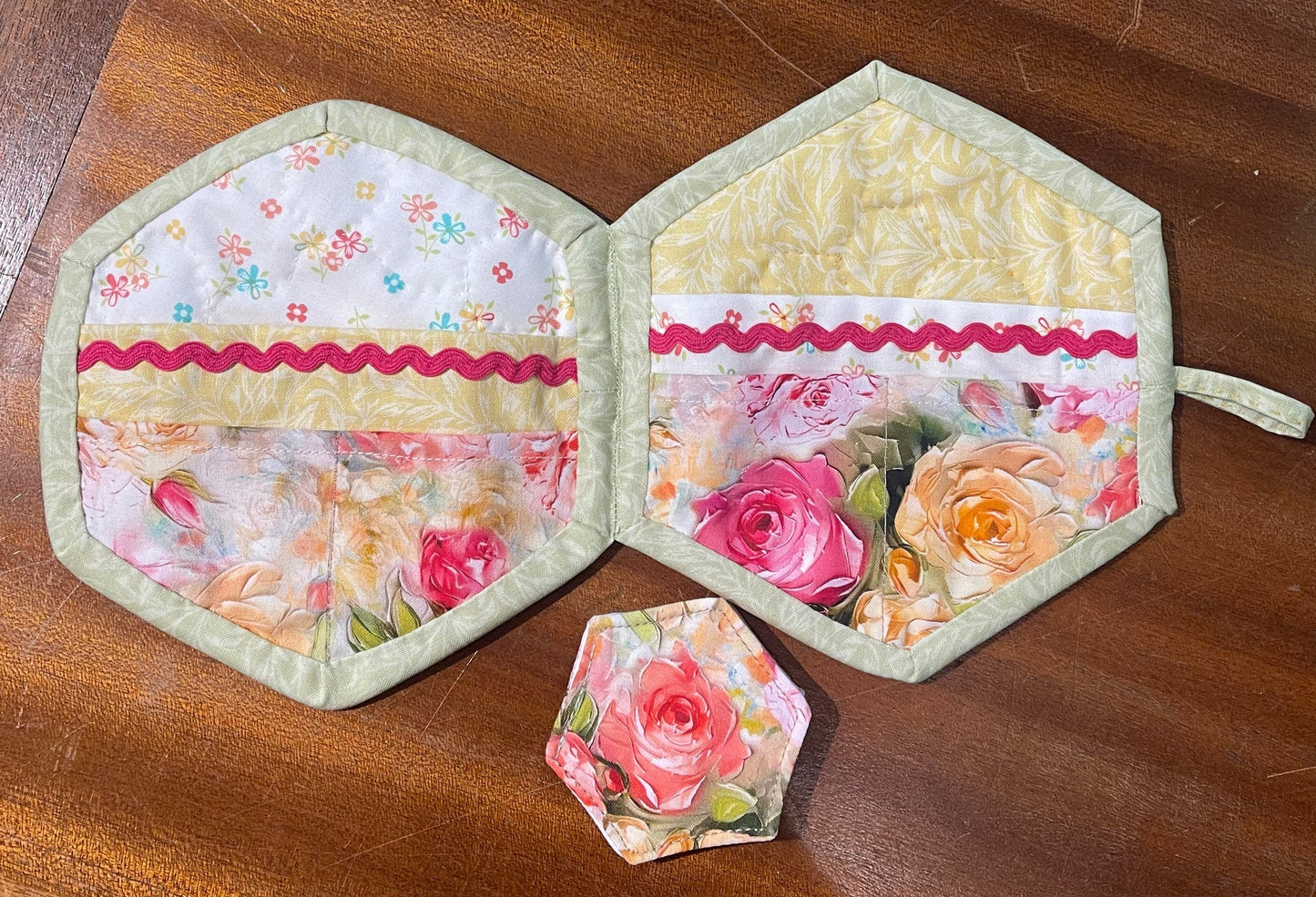 Floral Hexagon Needle-case Kit