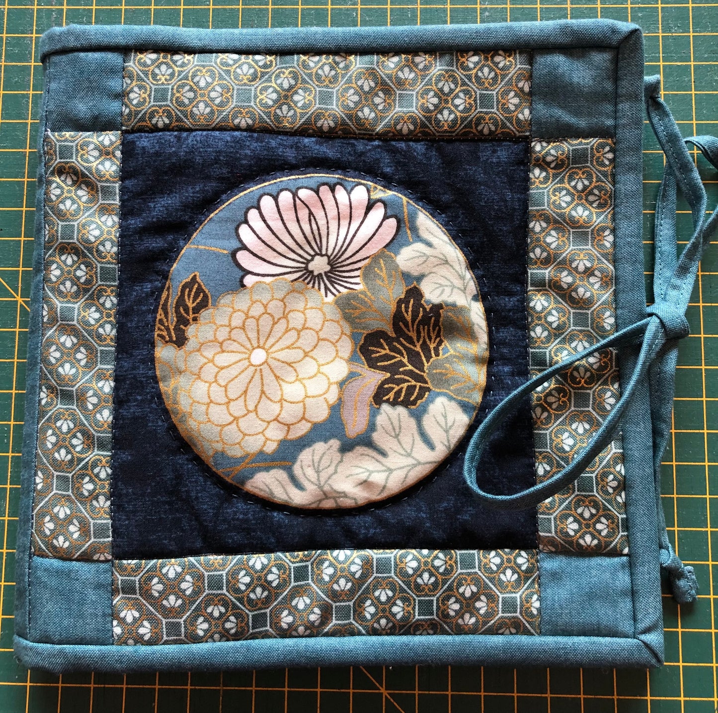 Oriental Circles Needlecase Kit