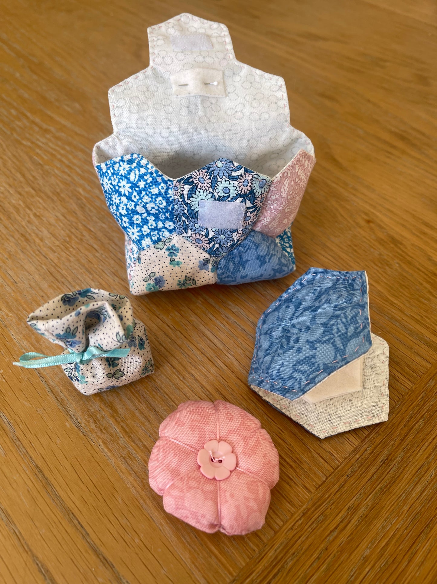 Hexagon Sewing Pouch Kit
