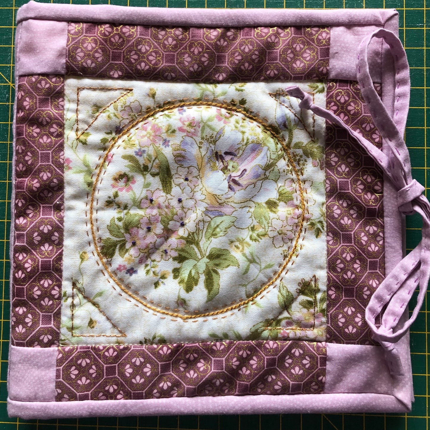 Oriental Circles Needlecase Kit